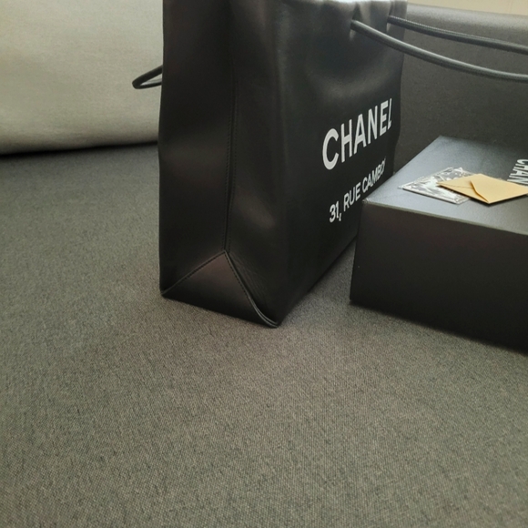 Chanel Calfskin Shopping Bag Black & White XX Large - Picture 3 of 7